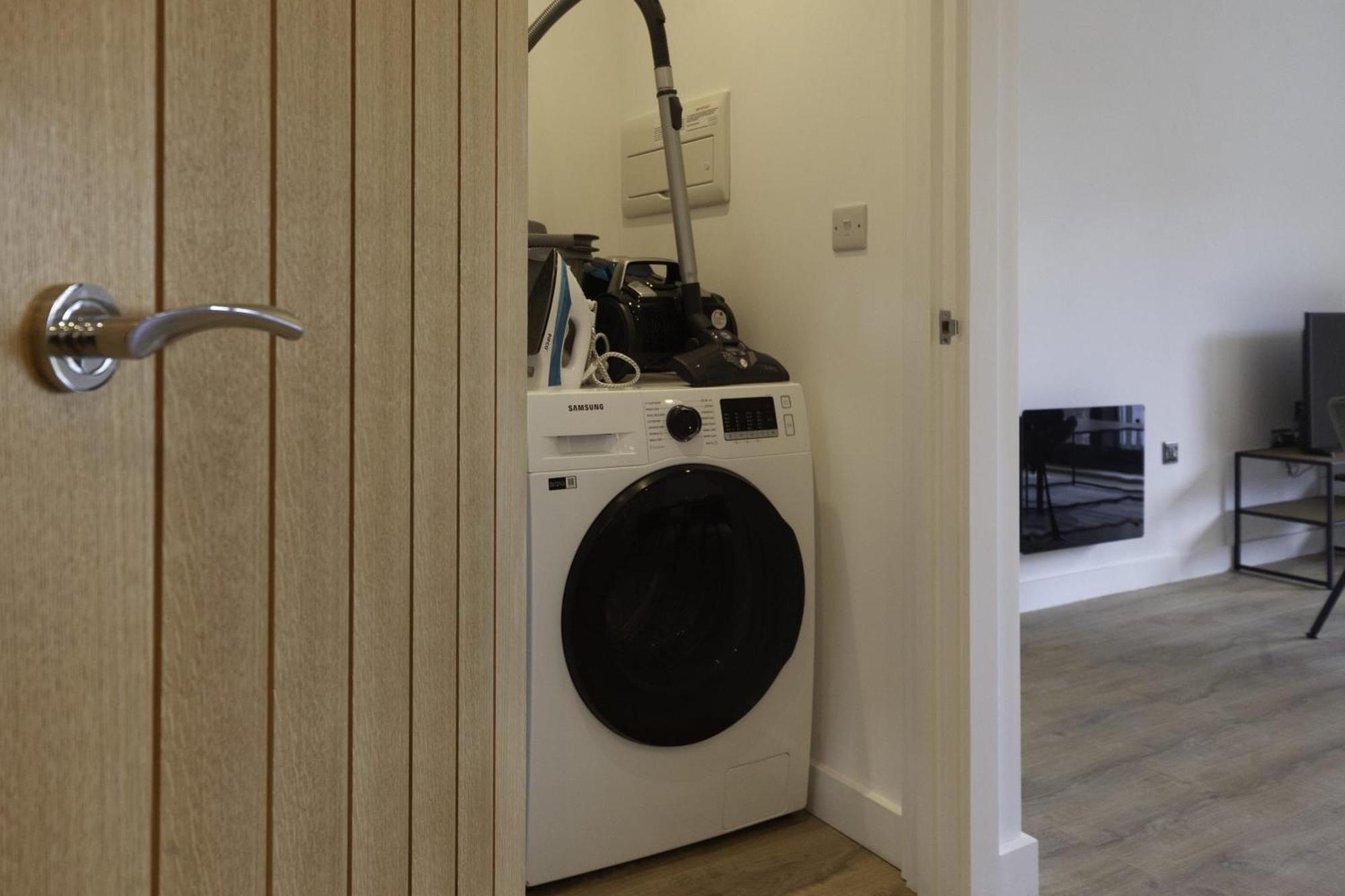 Lovely 2 Bedroom Apartment In Central Ashford Ашфорд Екстериор снимка