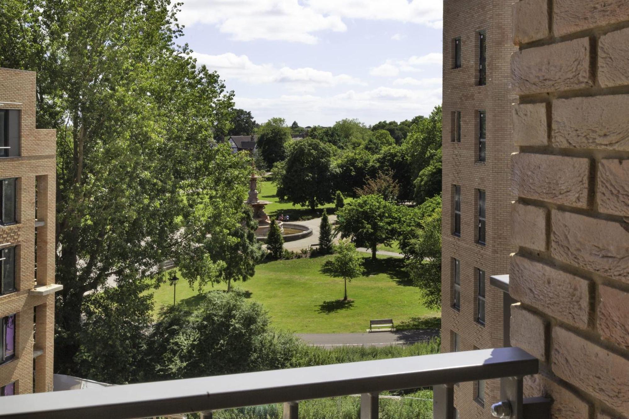 Lovely 2 Bedroom Apartment In Central Ashford Ашфорд Екстериор снимка